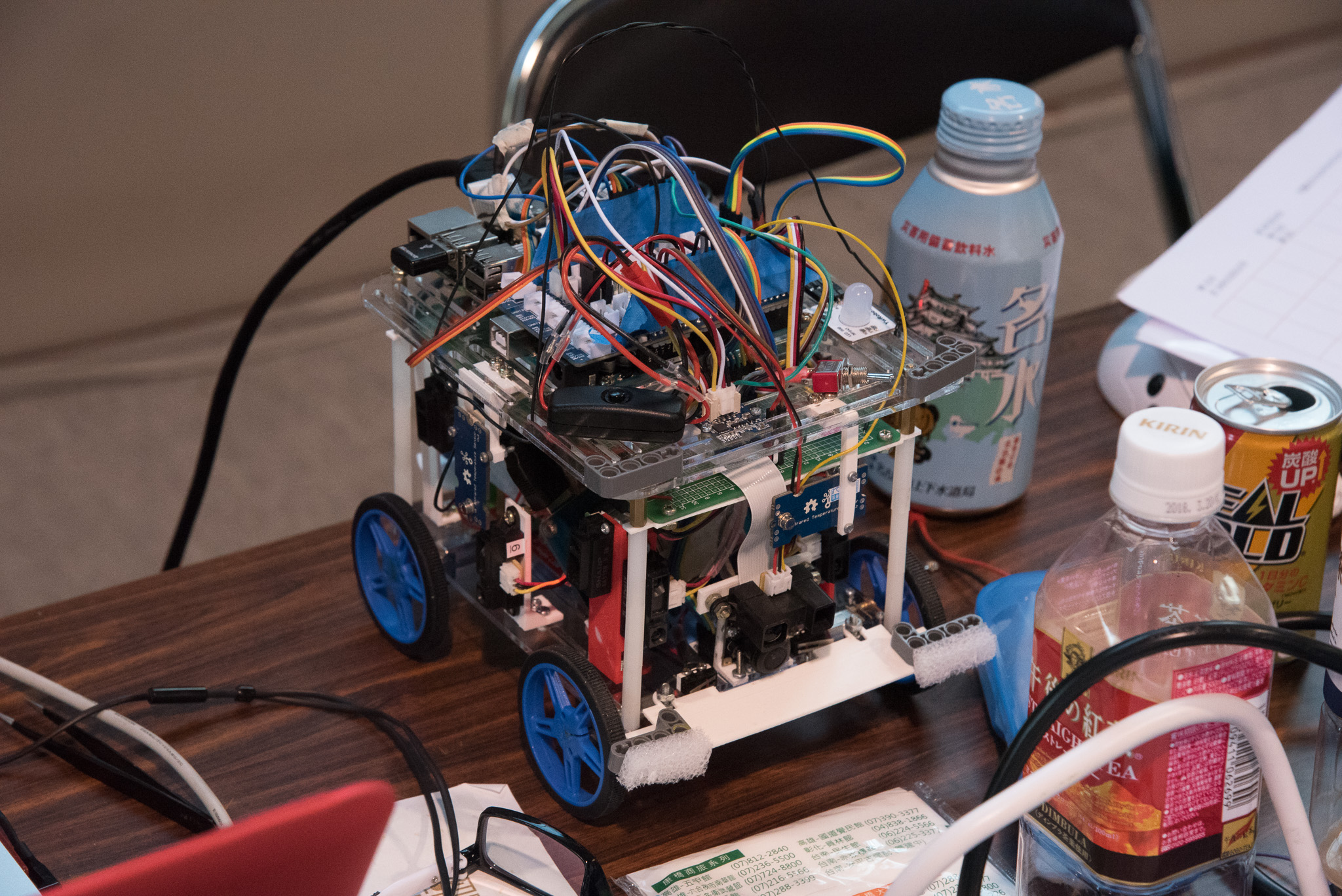 One of the other participating teams. Flying wiring was a very popular design choice.